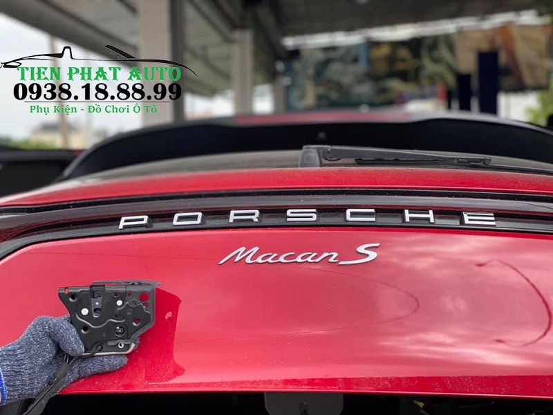 cua-hit-tu-dong-cho-xe-porsche-macan